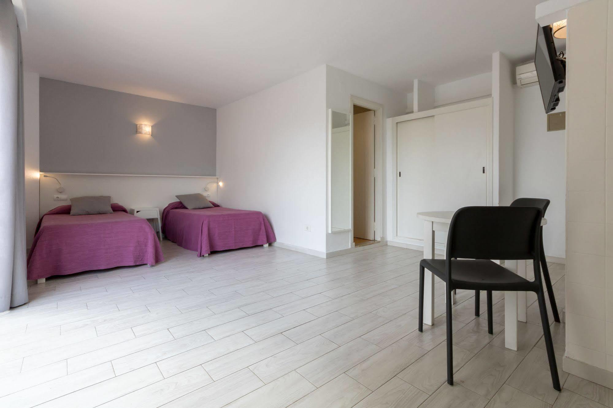 Apartamentos Orosol 2 By Typic Hotels San Antonio  Exterior photo